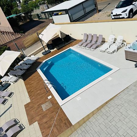 Apartment Dida I Mara Малинска Экстерьер фото